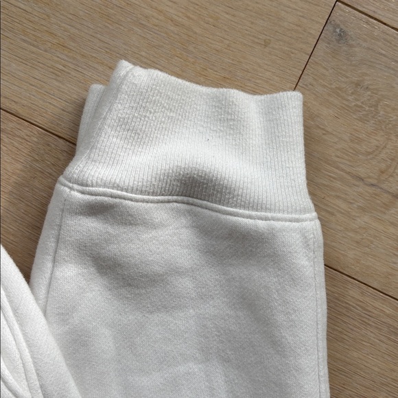 Hollister White Sweatpants with Multicolor Logo - Picture 5 of 8